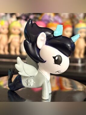 Tokidoki x Sonic Gwen Unicorno Starfall Wacky Pack Collectible Art Figure